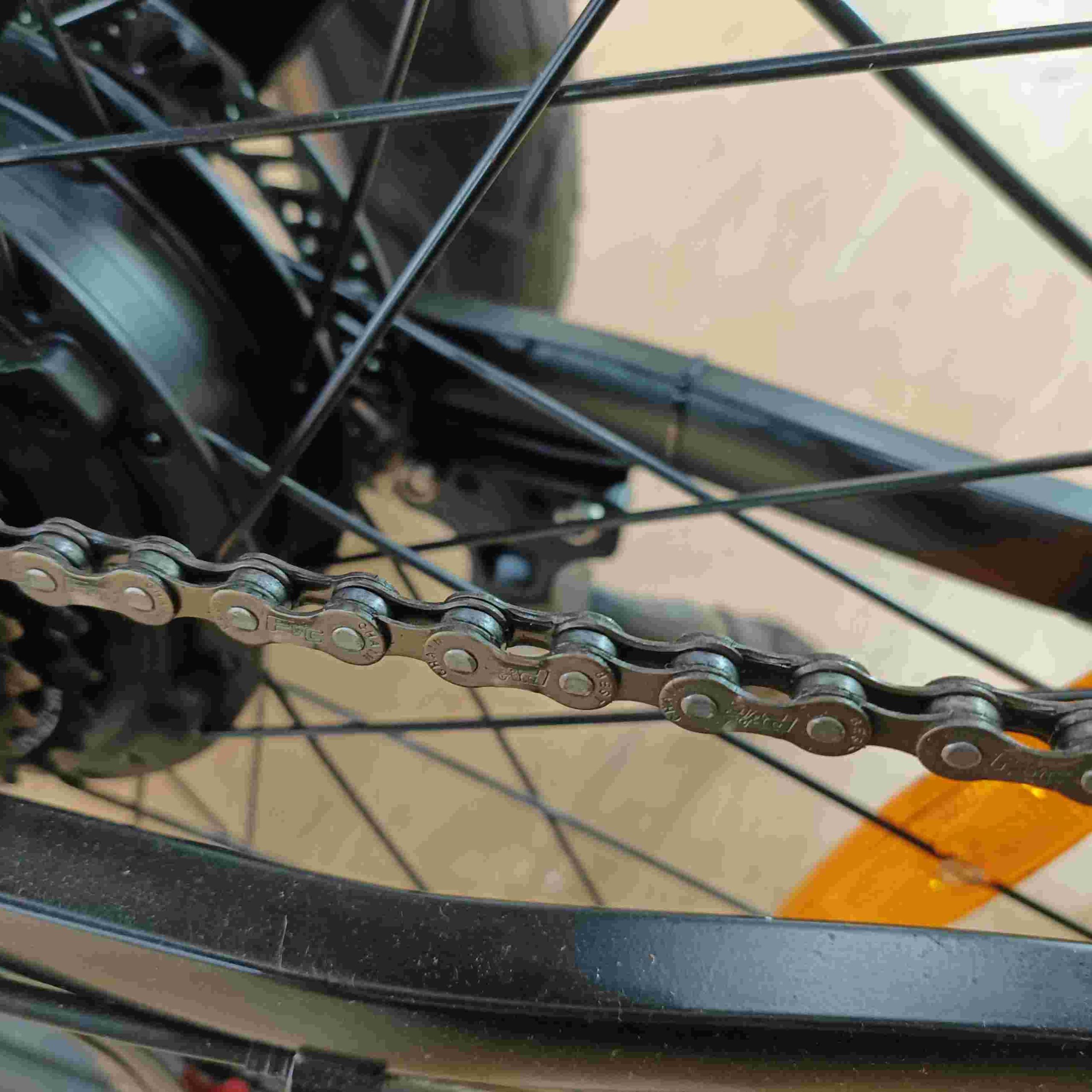 Catena E-Bike ad Alte Prestazioni – Acciaio Legato Premium, Basso Attrito, Adattamento Universale per Tutte le Biciclette Elettriche 1 Catena E-Bike ad Alte Prestazioni – Acciaio Legato Premium, Basso Attrito, Adattamento Universale per Tutte le Biciclette Elettriche - HOTEBIKE - 1
